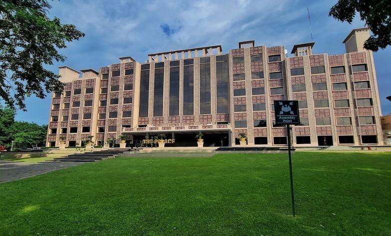 the palace luxury resort Image