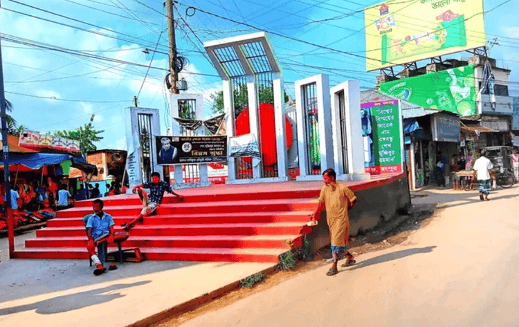 badarganj shaheed minar এর ছবি