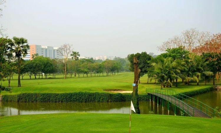 golf courses এর ছবি
