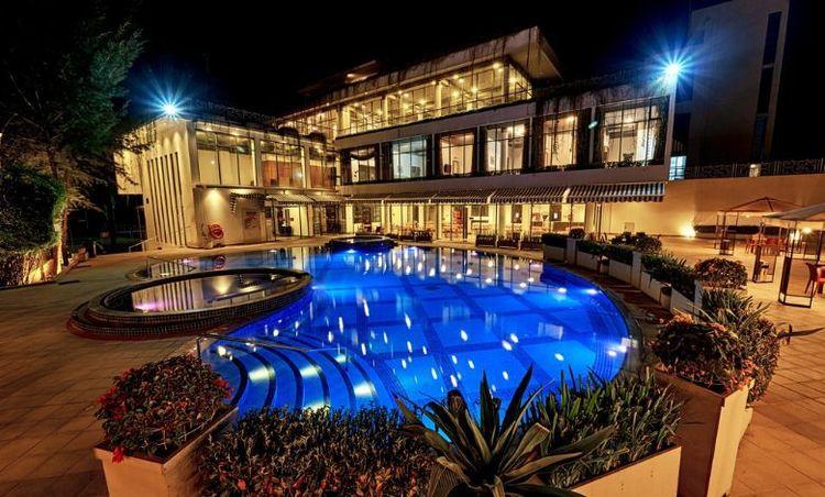 insignia hotels & resorts Image