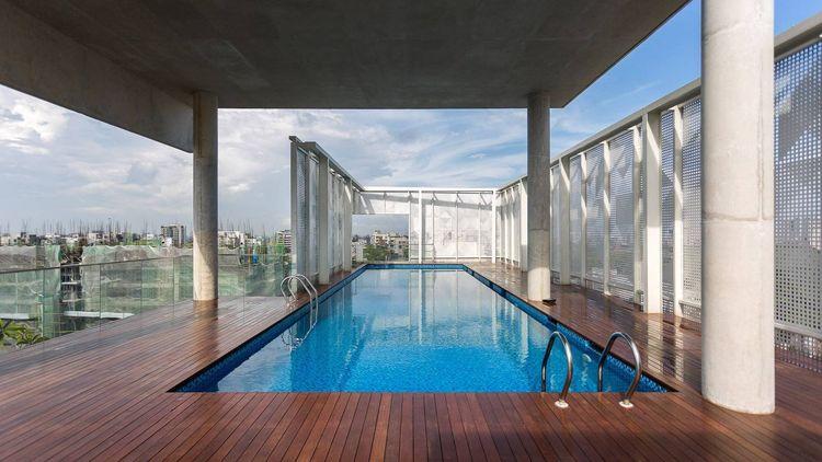 the statesman swimming pool Gulshan