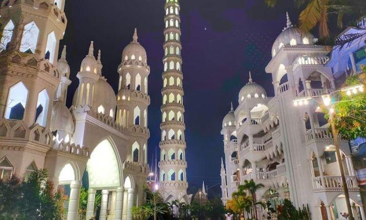 darul ulum mosque and madrasah. Image